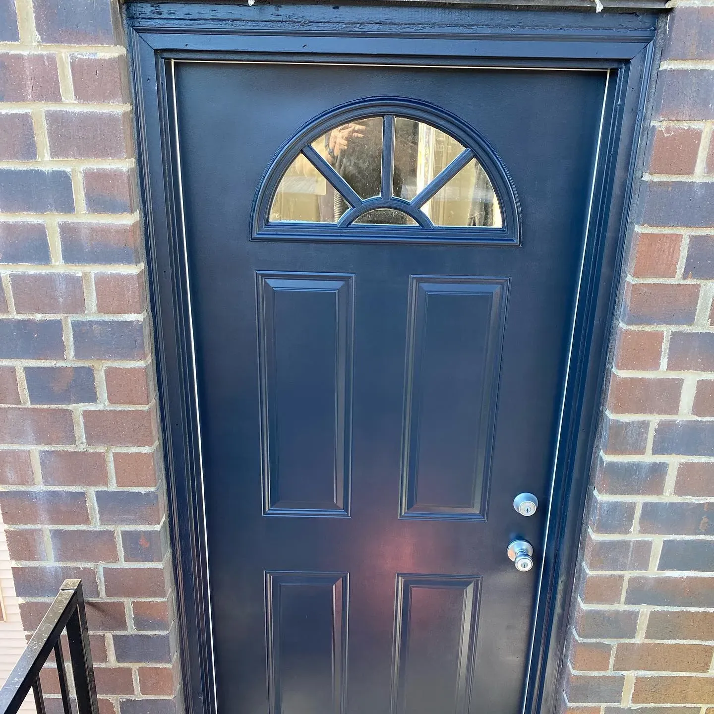 Benjamin Moore Black Ink front door 