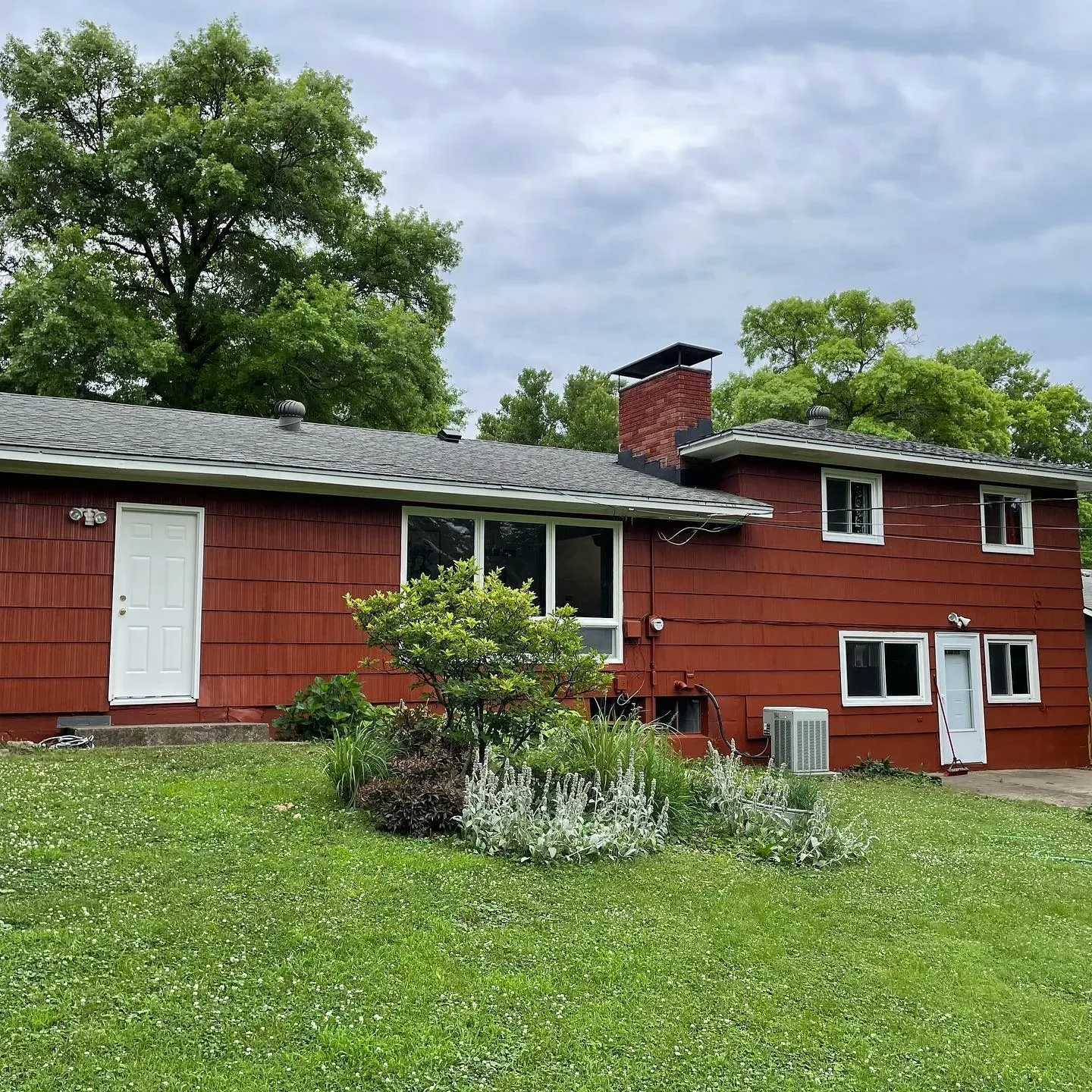 Benjamin Moore Burnt Cinnamon house exterior color