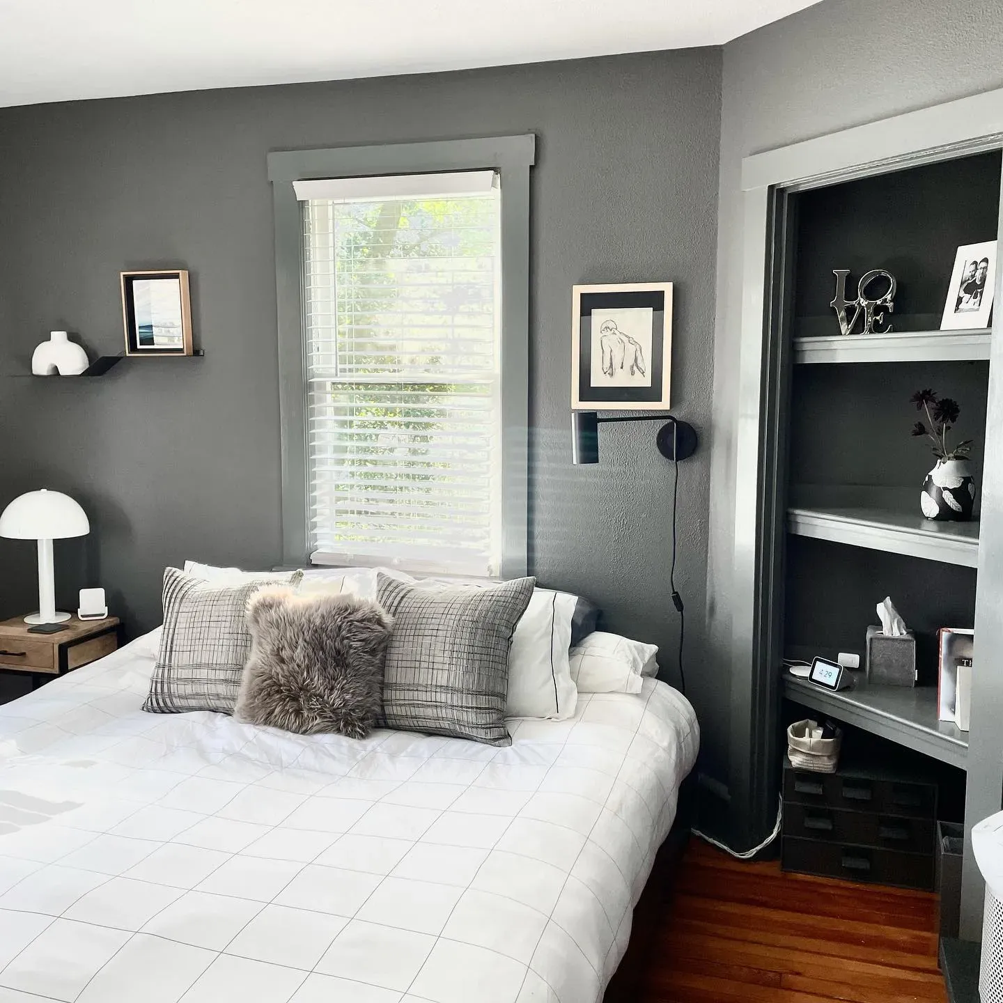 Benjamin Moore Burnt Ember bedroom 