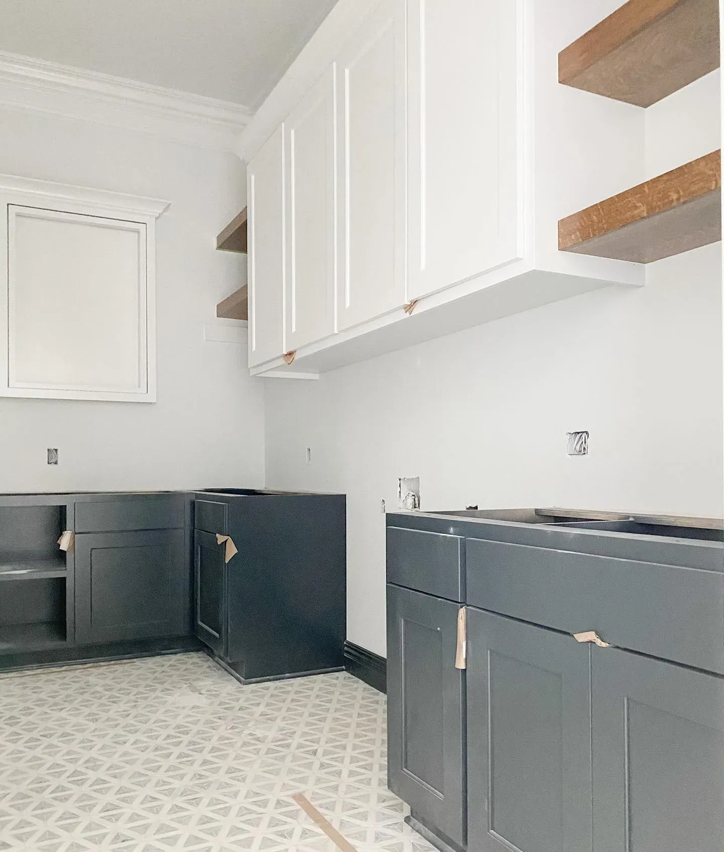 Benjamin Moore Cheating Heart kitchen cabinets paint review