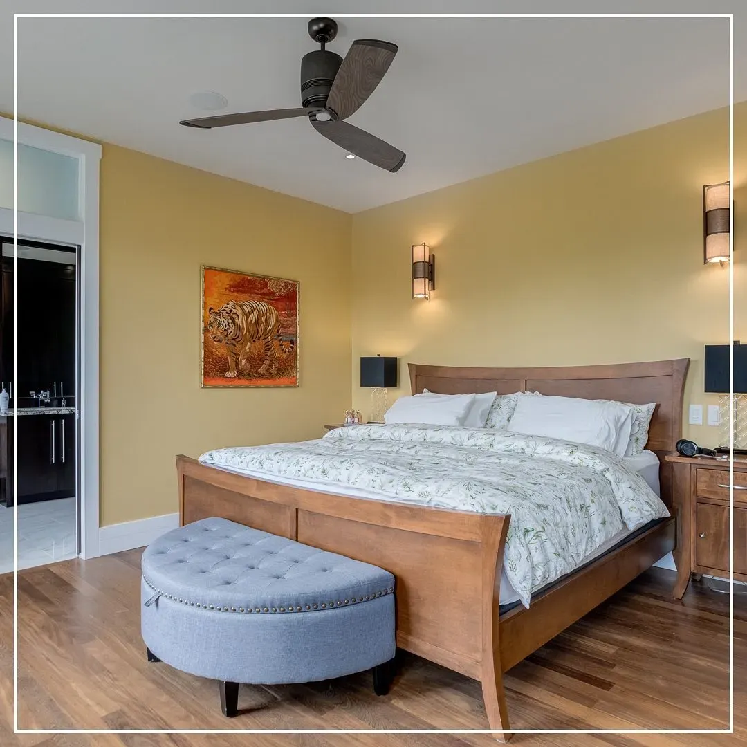 Benjamin Moore Chestertown Buff bedroom 