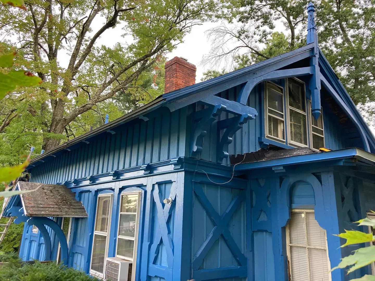 Benjamin Moore Chicago Blues exterior 