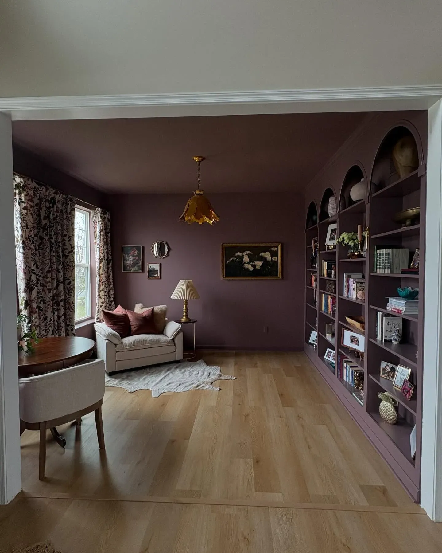 Benjamin Moore Cinnamon Slate living room interior
