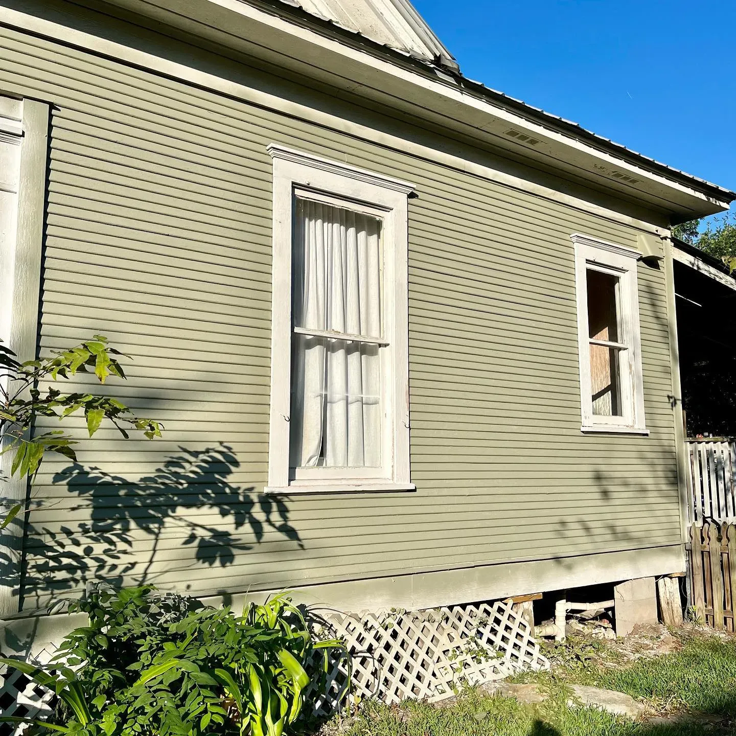 Benjamin Moore Creekside Green house exterior 