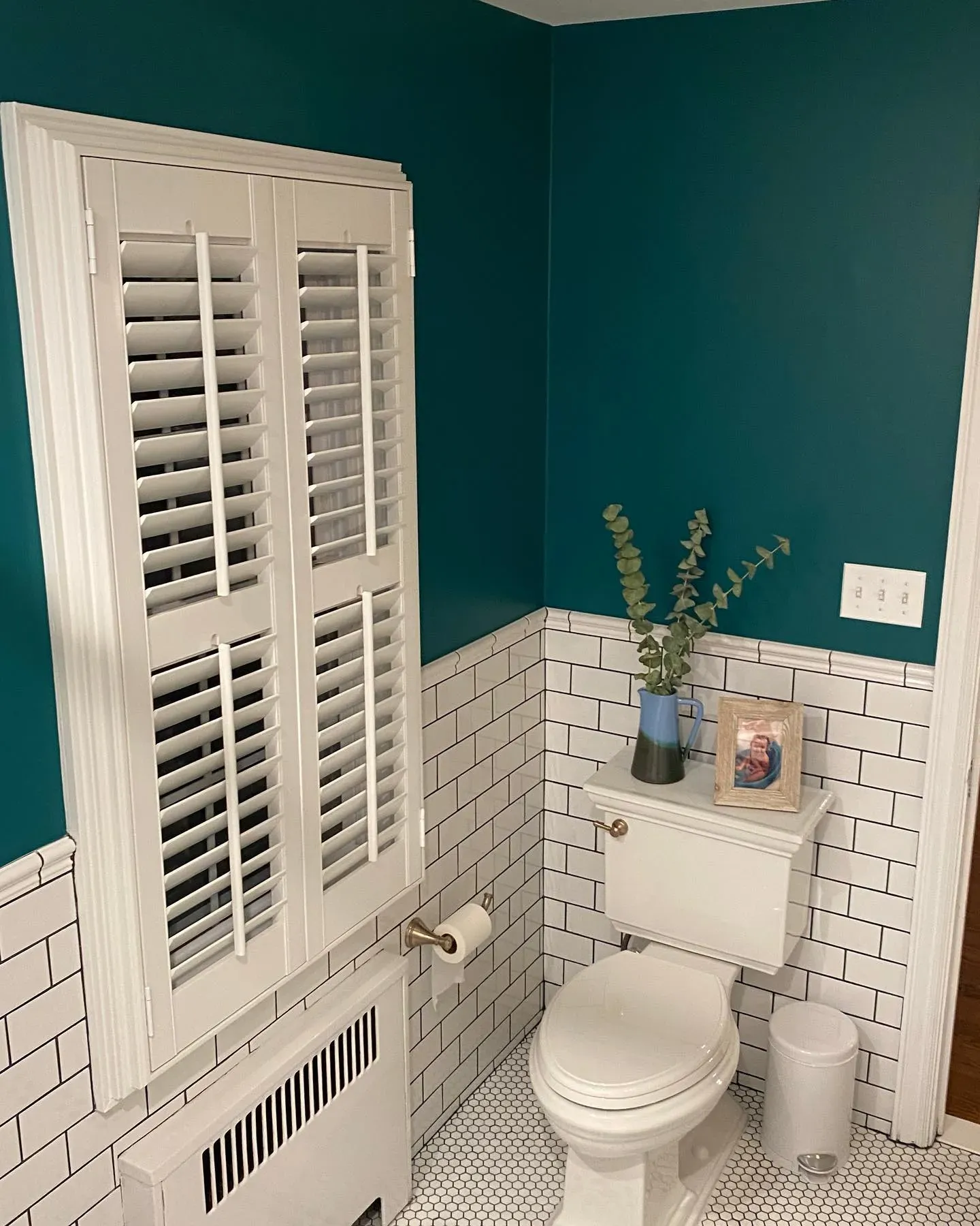 Benjamin Moore Dark Teal bathroom paint review