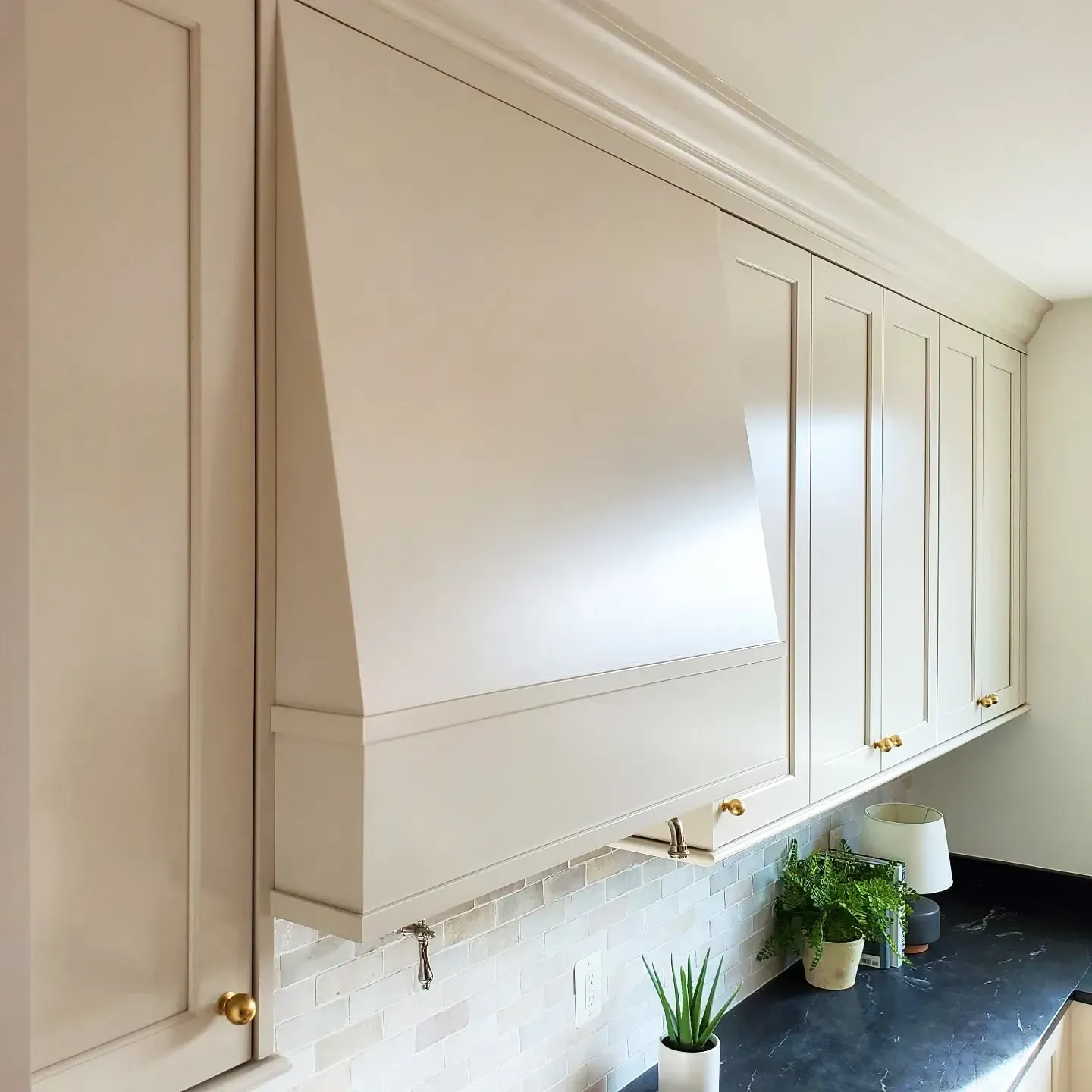 Benjamin Moore Edgecomb Gray kitchen cabinets 