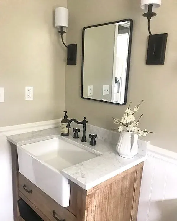 Benjamin Moore Edgecomb Gray bathroom color review