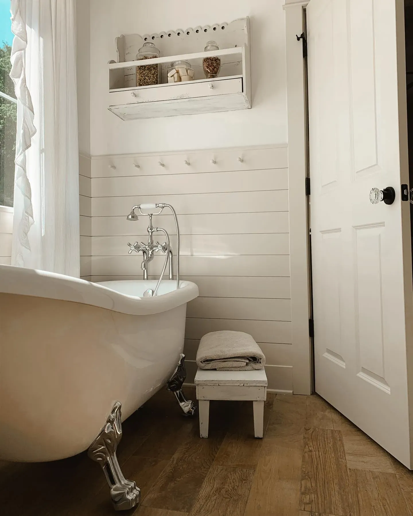 Baby Fawn bathroom panelling