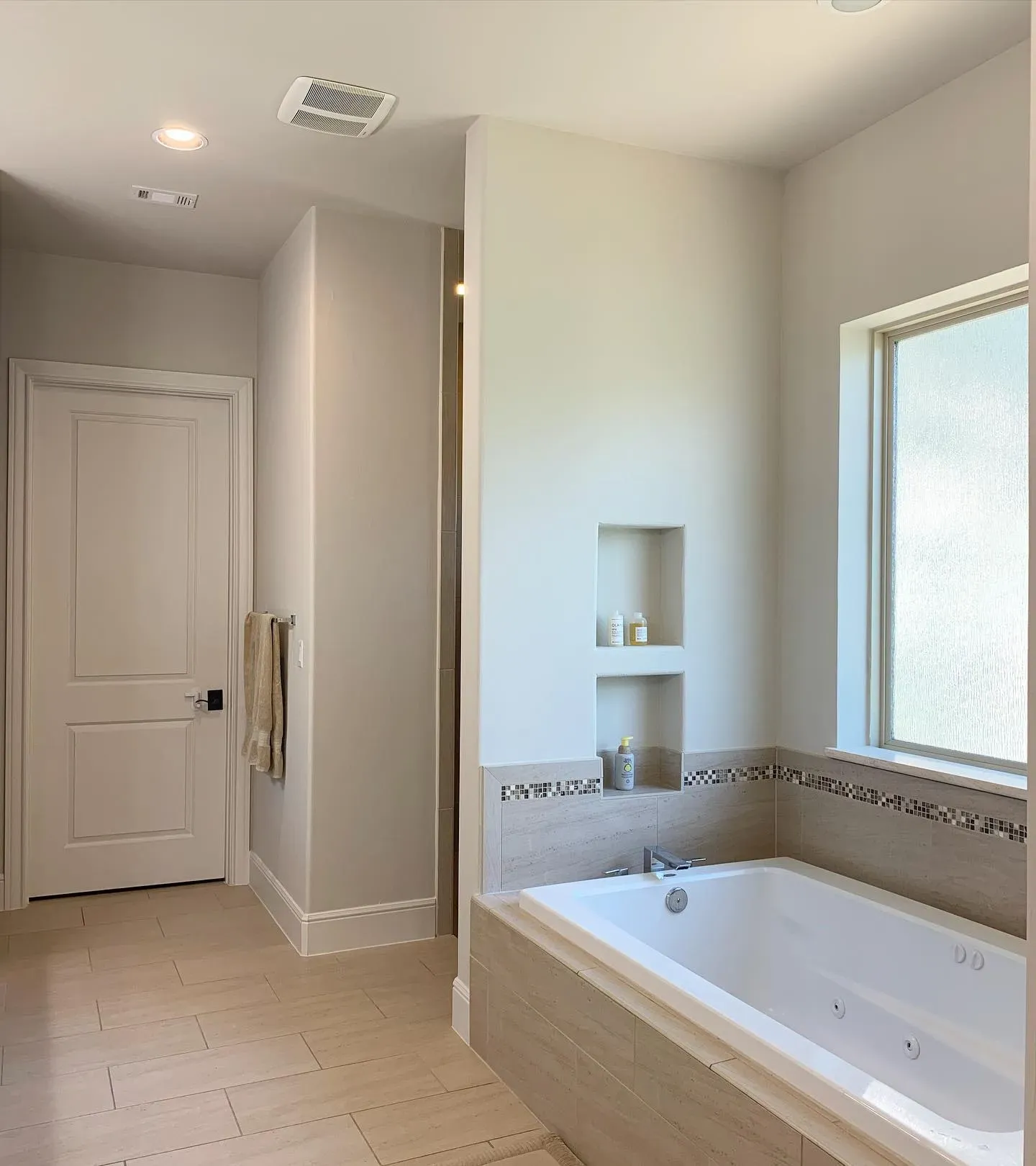 Edgecomb Gray bathroom review