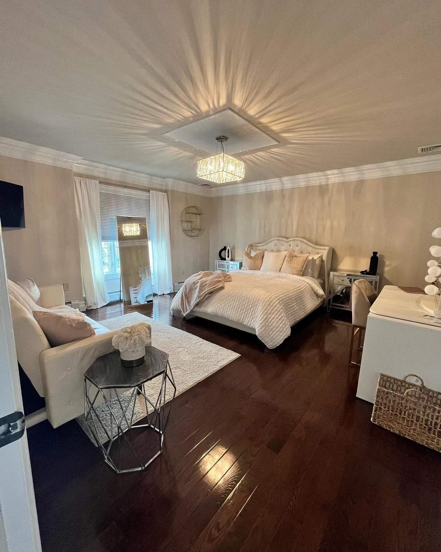 Benjamin Moore Baby Fawn bedroom 