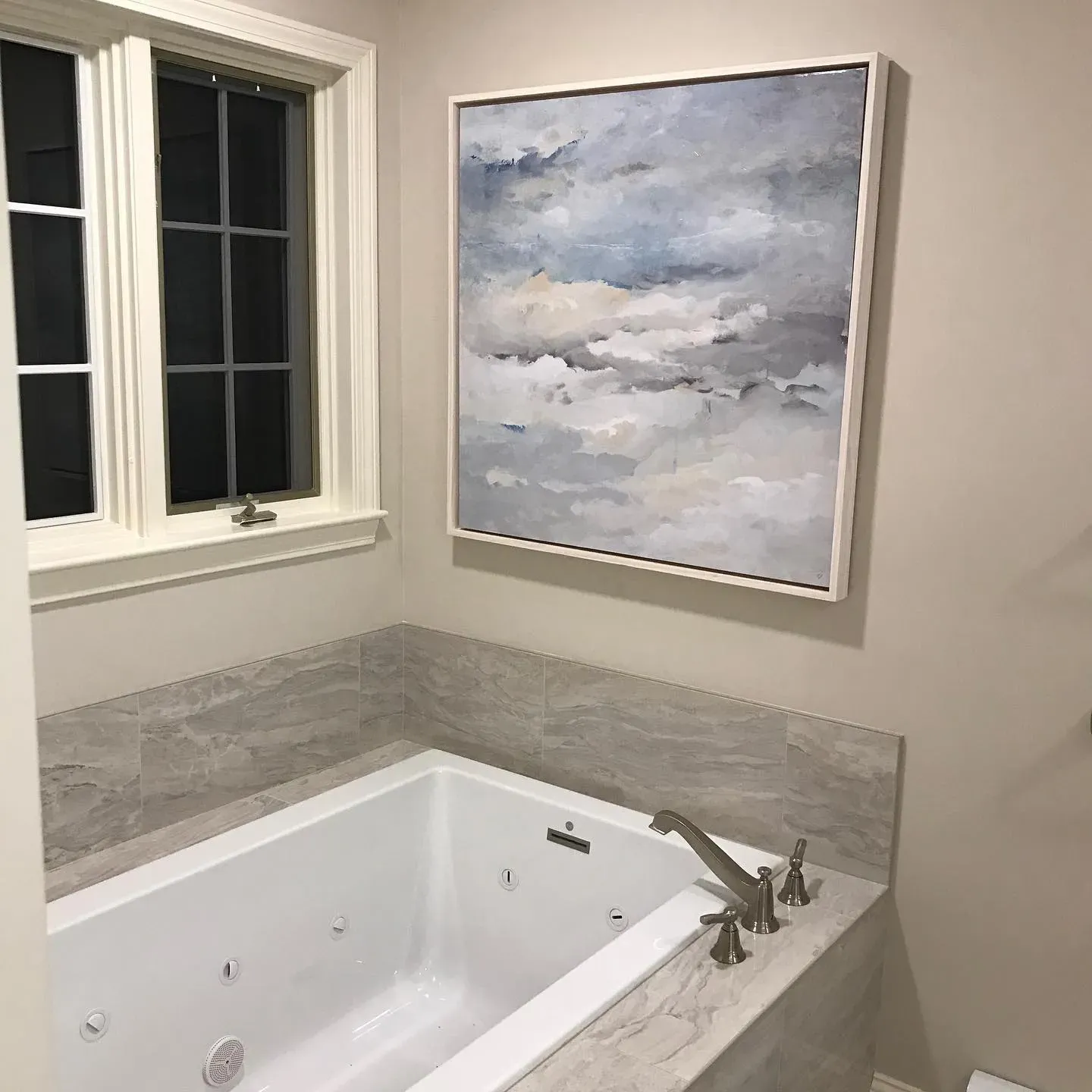 Benjamin Moore Baby Fawn bathroom color review