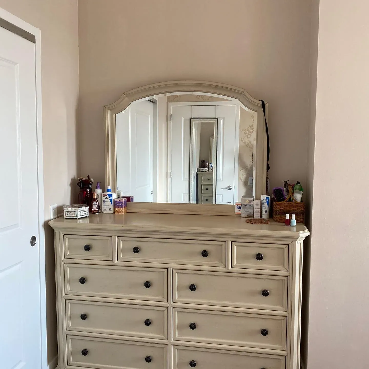 Frosted Toffee victorian bedroom color review