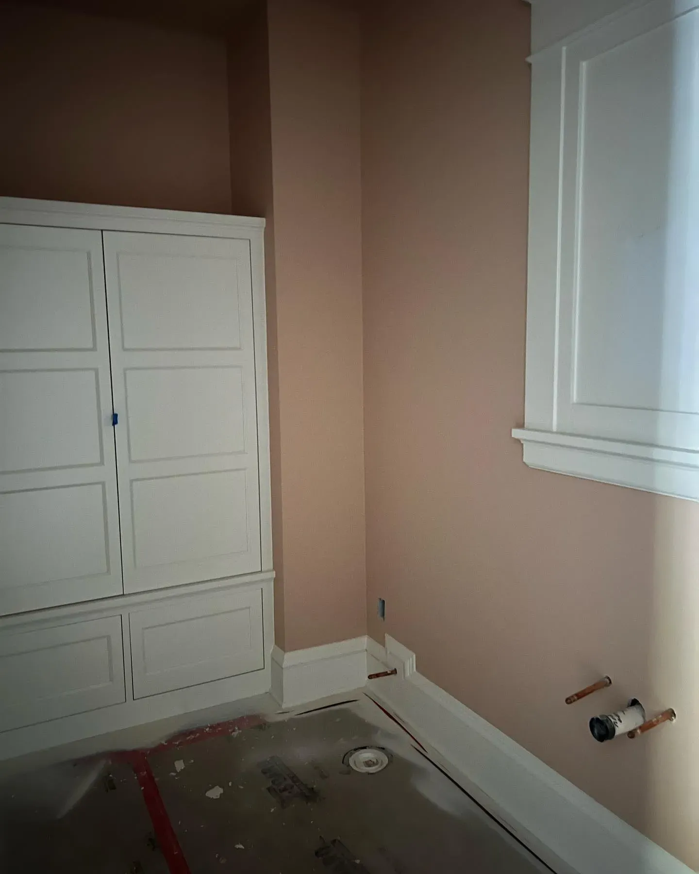 Benjamin Moore Georgetown Pink Beige bathroom makeover