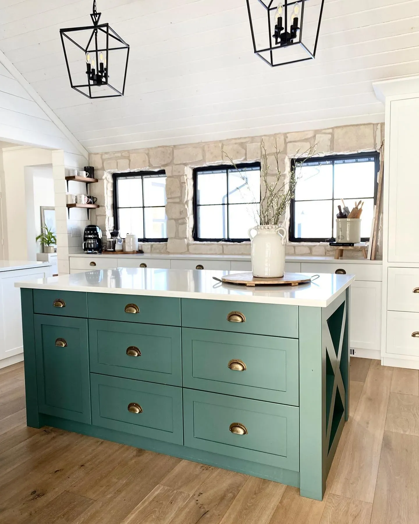 Benjamin Moore Jack Pine kitchen cabinets paint review