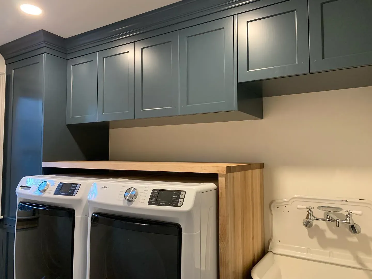 Bm Narragansett Green Kitchen Cabinets