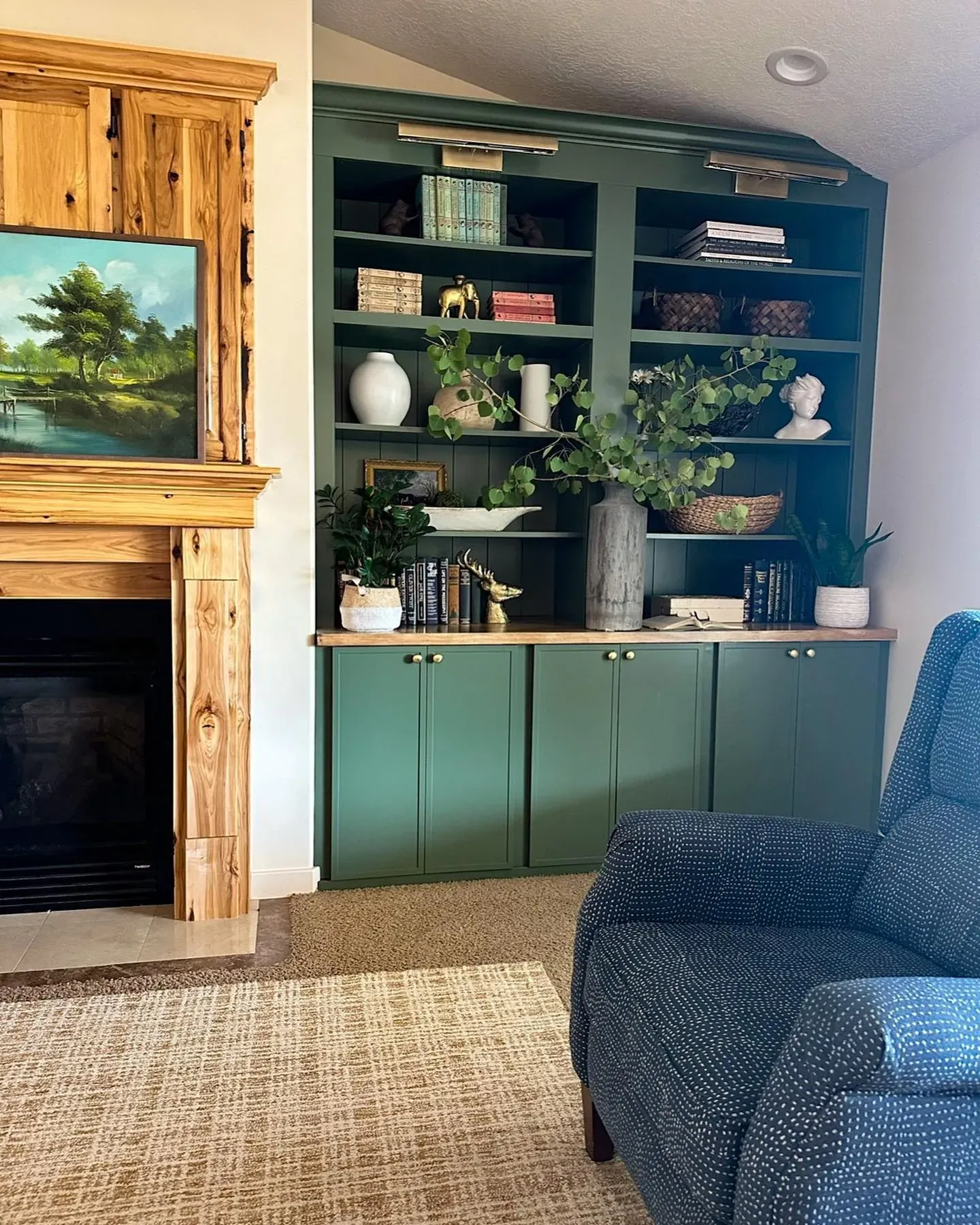Benjamin Moore Natural Wicker living room makeover