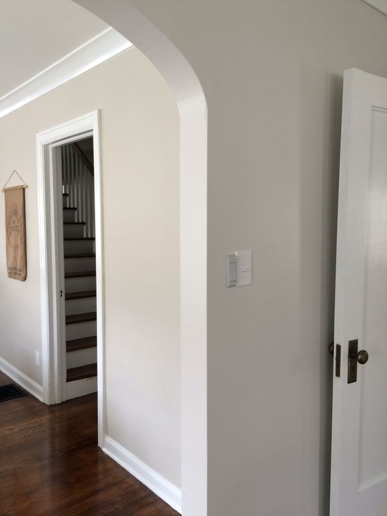 Interior with paint color Benjamin Moore Pale Oak OC-20