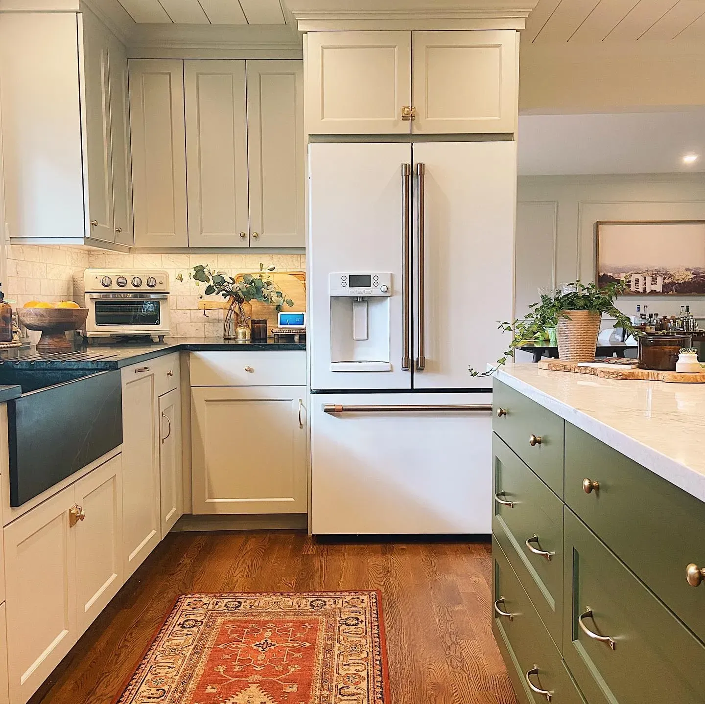 Benjamin Moore Palmer Green kitchen cabinets 