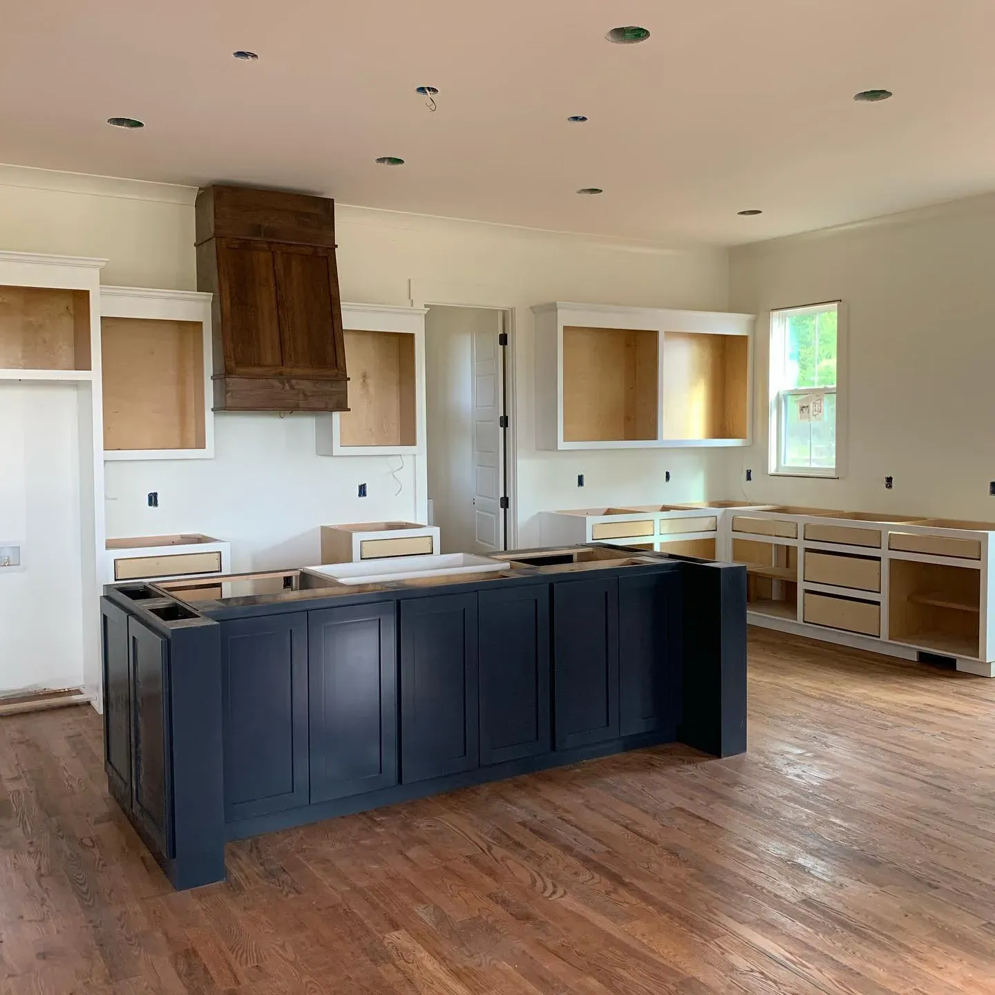 Benjamin Moore 2062-10 kitchen cabinets picture