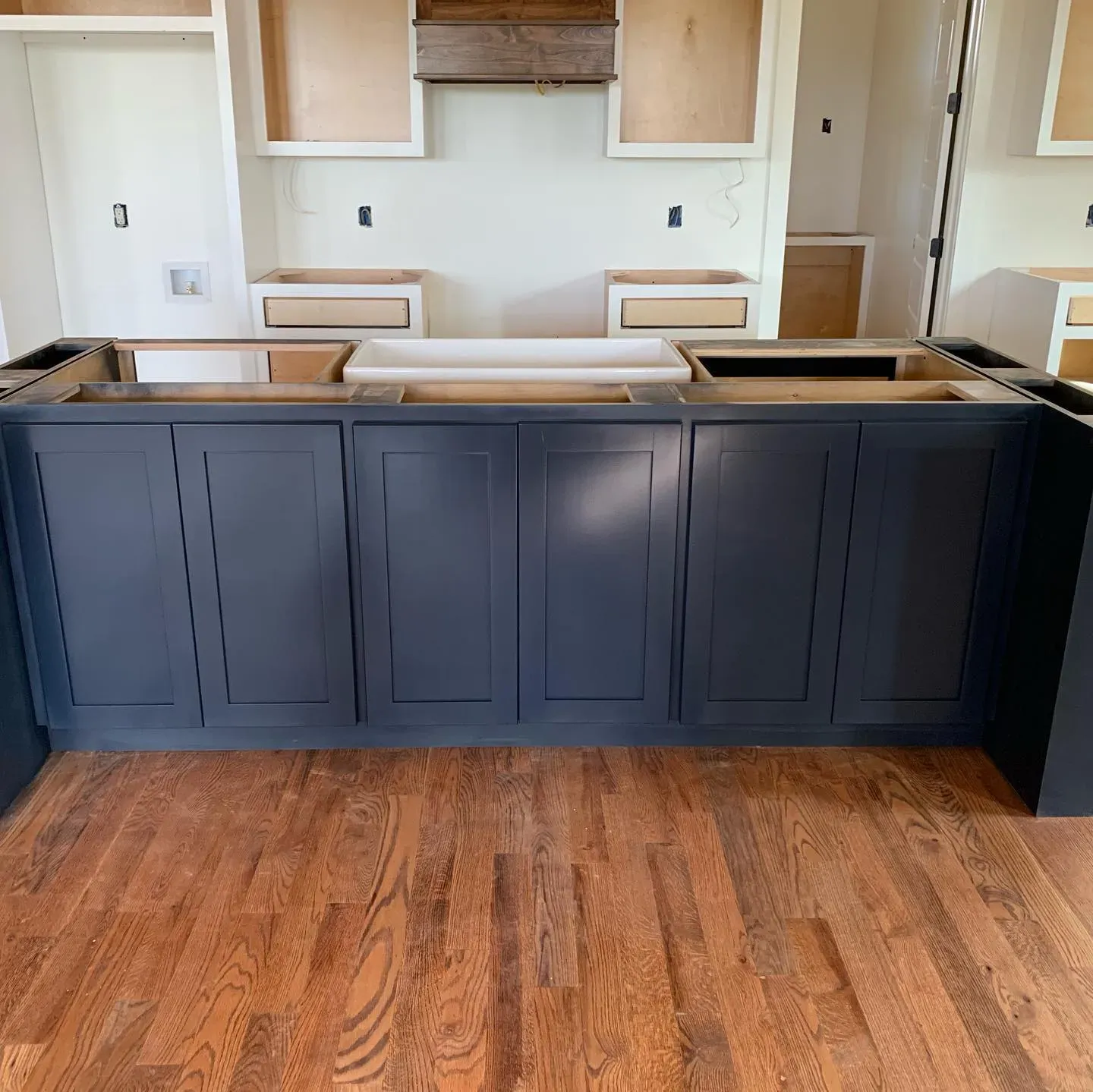 Benjamin Moore 2062-10 kitchen cabinets color review