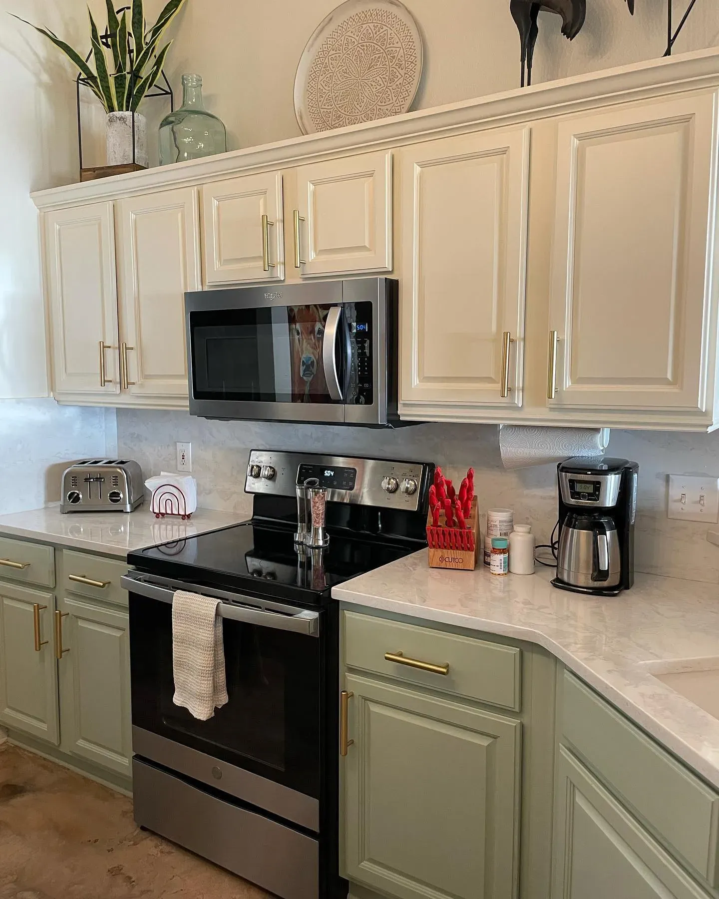 Benjamin Moore Prescott Green kitchen cabinets review