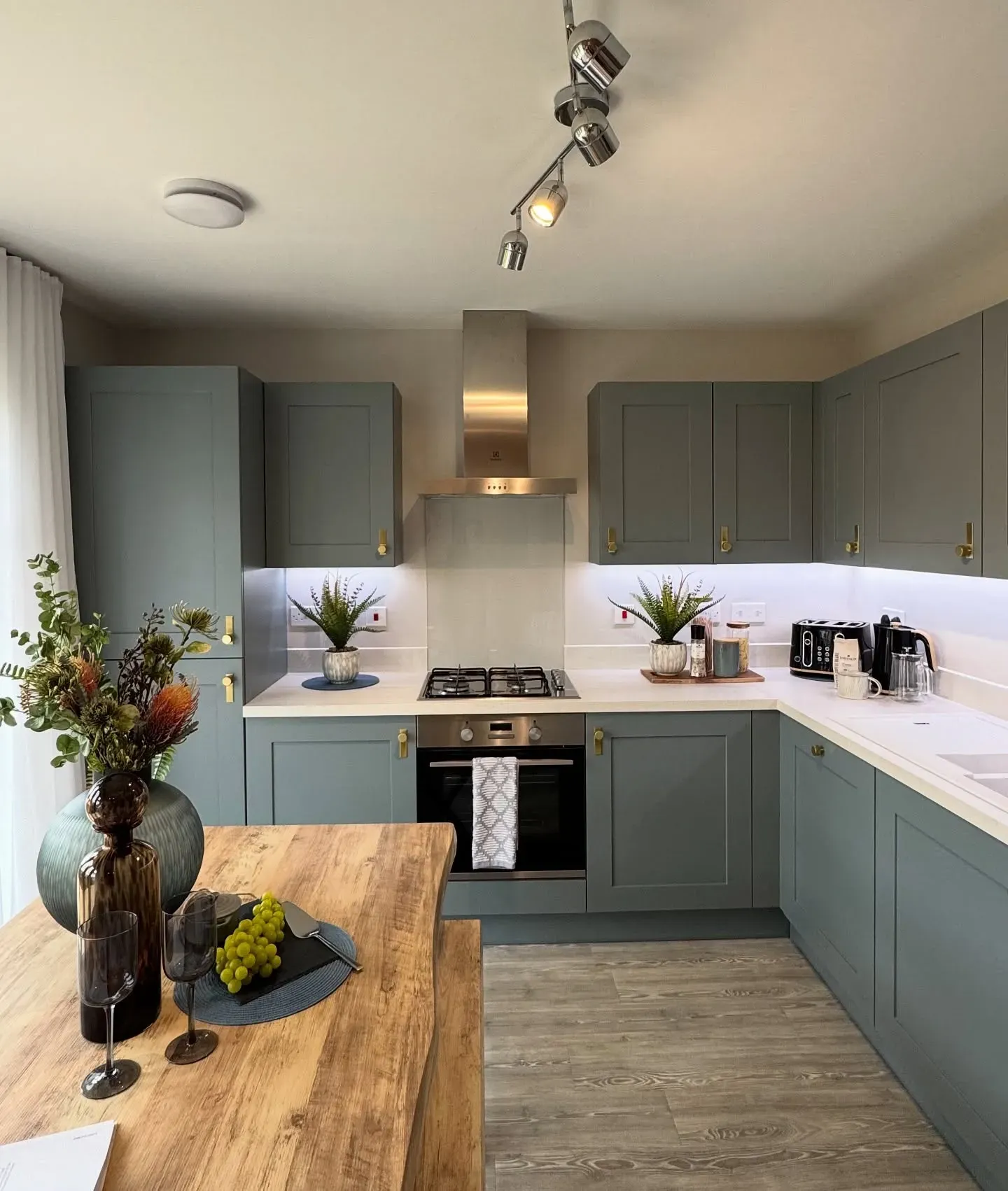 Benjamin Moore Providence Blue kitchen cabinets 