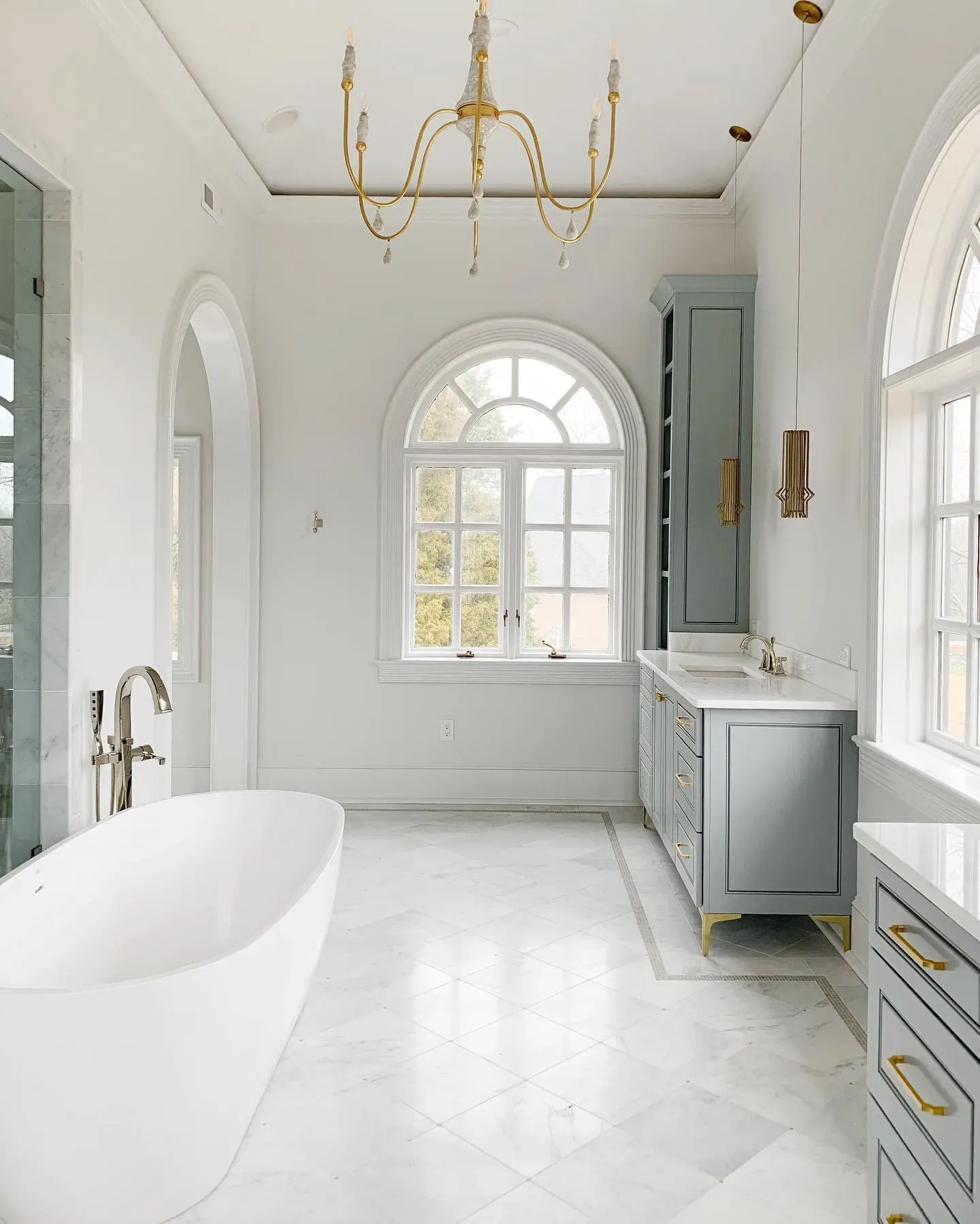 Benjamin Moore Pure White bathroom color