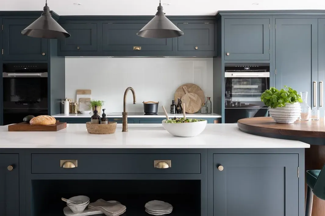 Benjamin Moore Regent Green kitchen cabinets paint review
