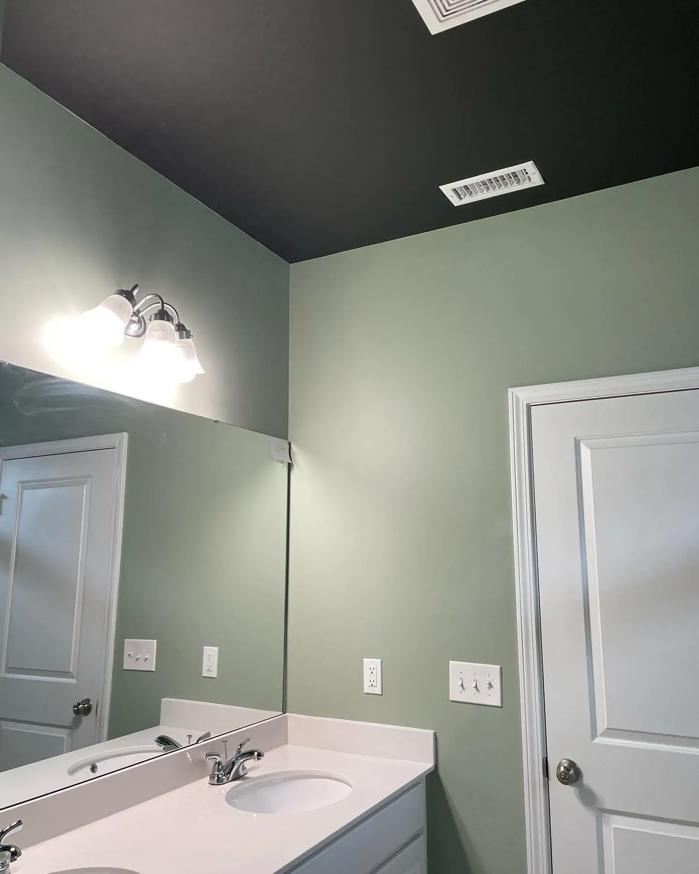 Bm Saybrook Sage Bathroom