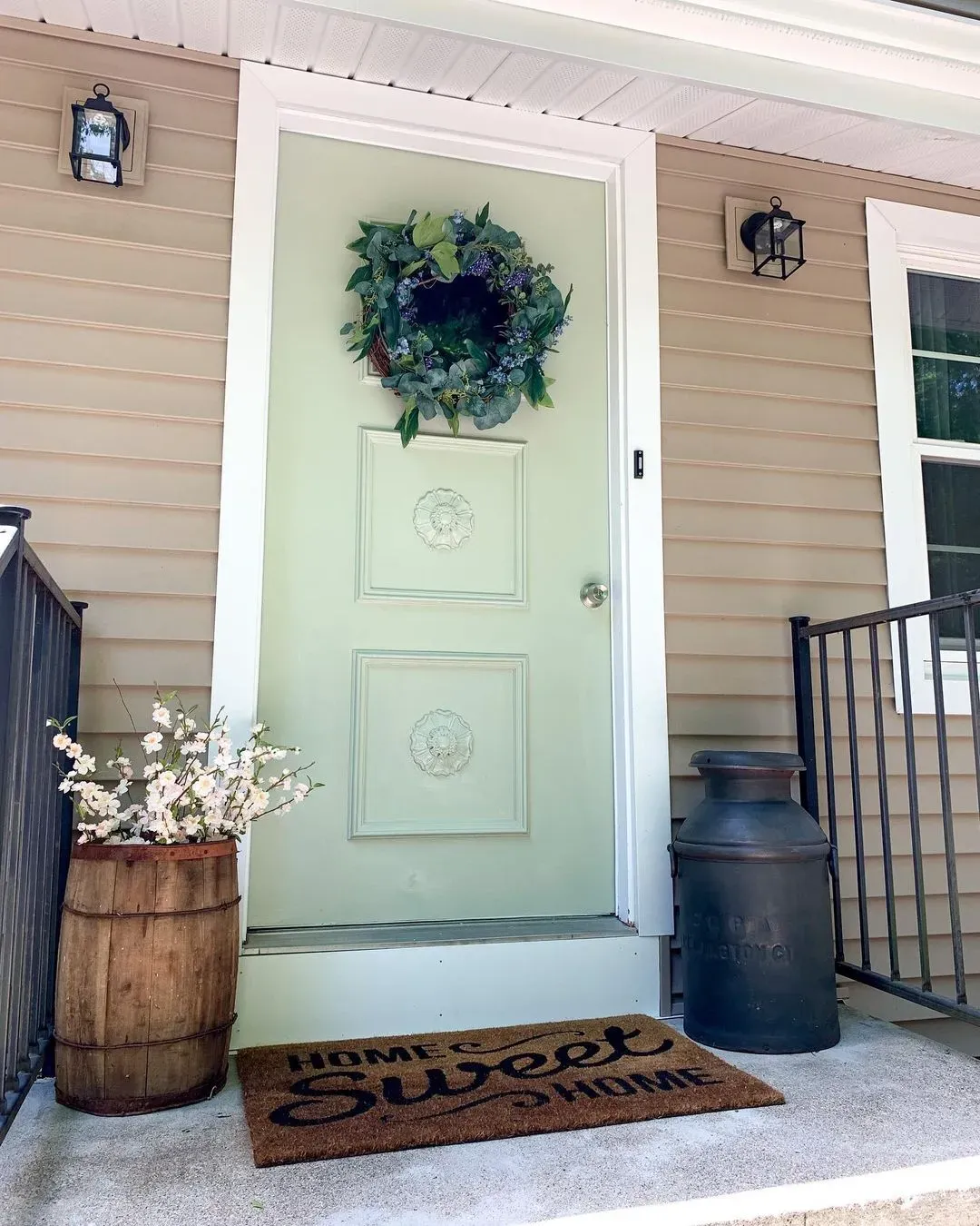 Benjamin Moore Saybrook Sage front door color