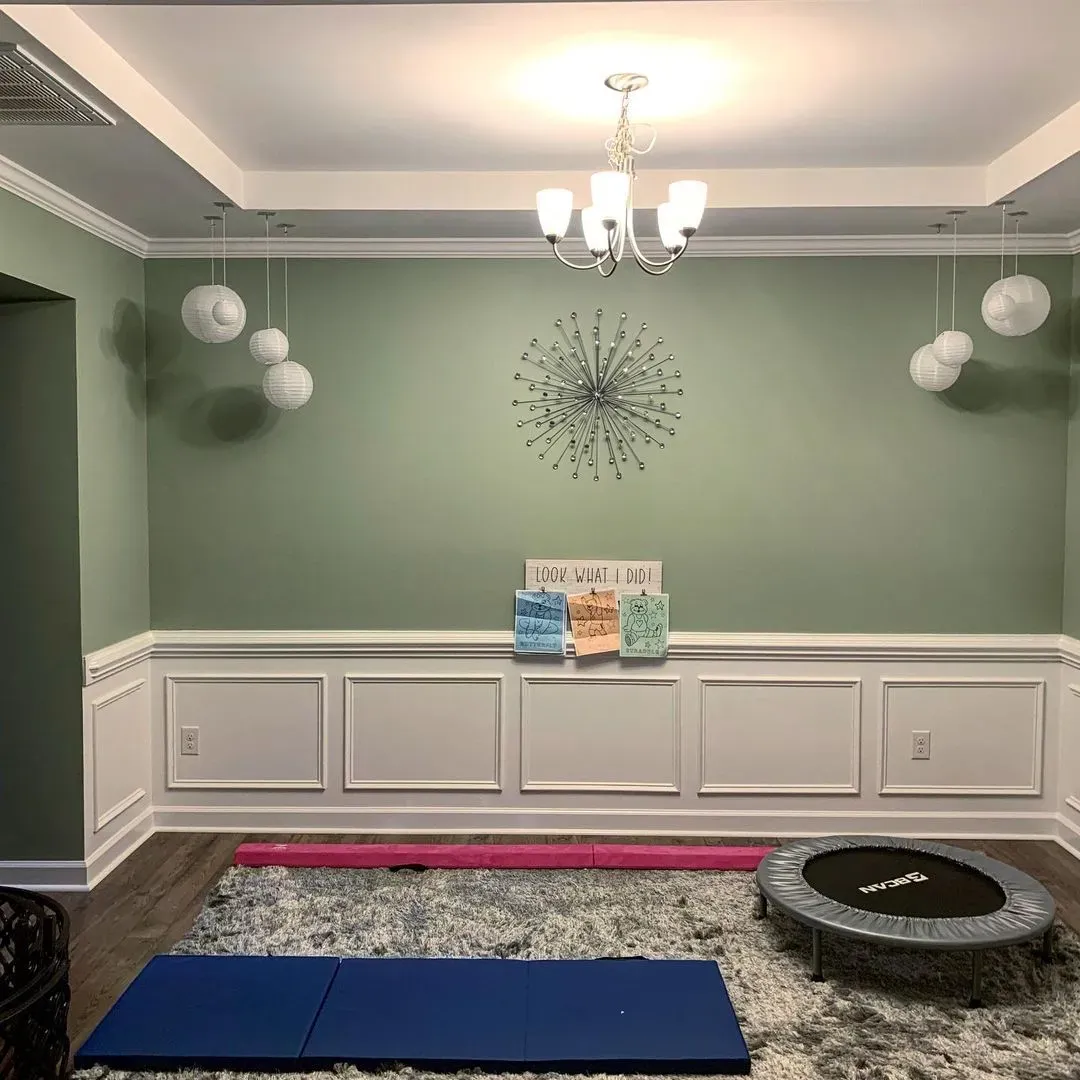 Benjamin Moore Saybrook Sage living room photo