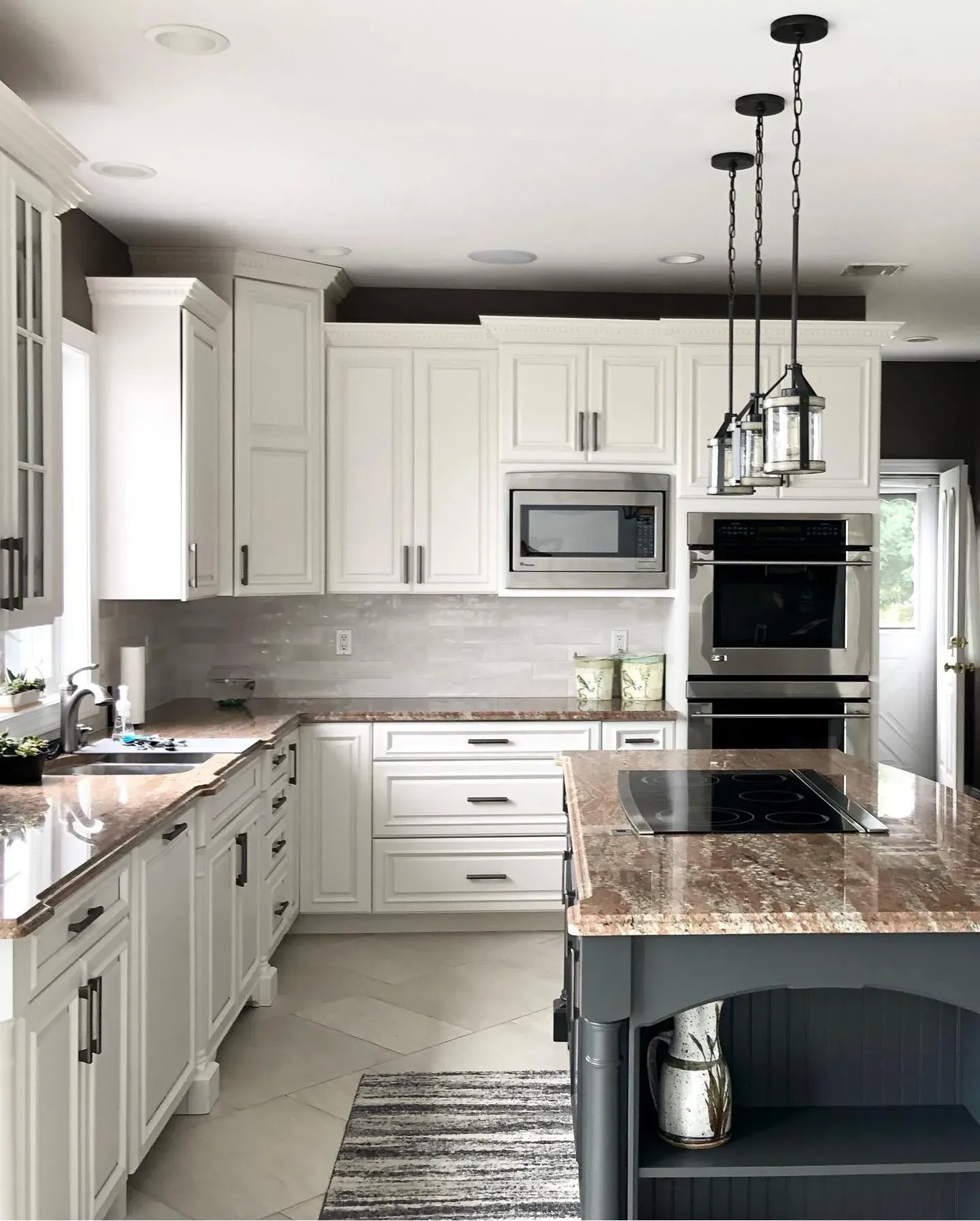 Benjamin Moore OC-19 kitchen cabinets interior idea