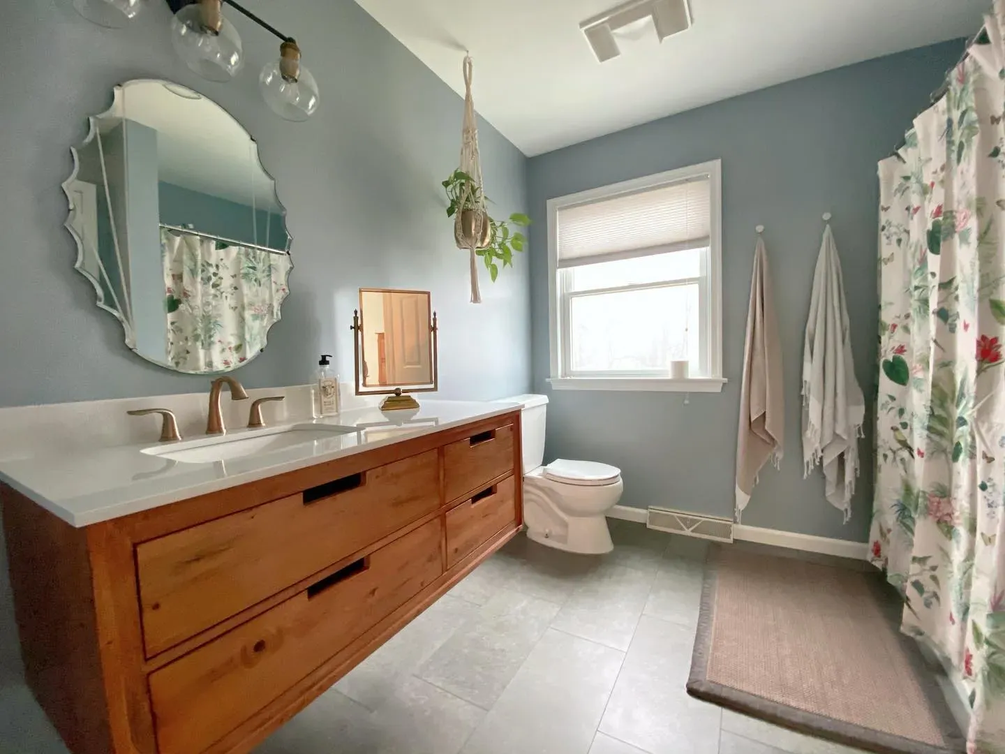 Benjamin Moore Solitude bathroom paint