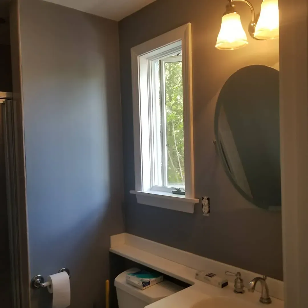 Sweatshirt Gray bathroom color