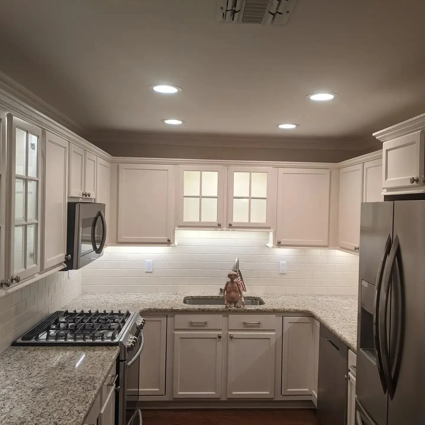 Benjamin Moore Timid White kitchen cabinets paint