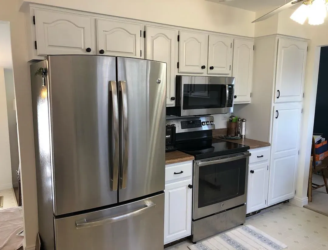 Benjamin Moore Vanilla Milkshake kitchen cabinets 