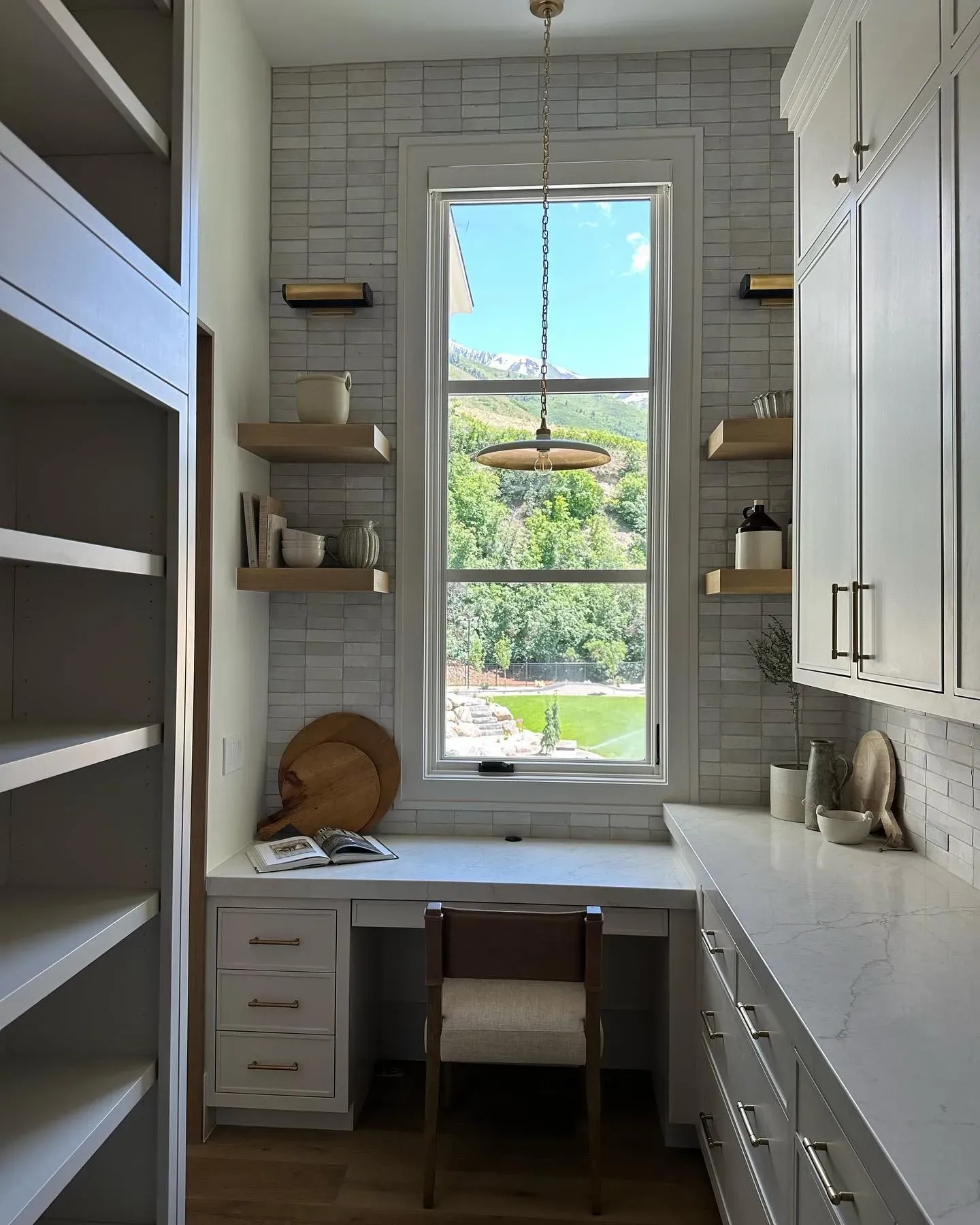 Benjamin Moore OC-59 kitchen cabinets paint