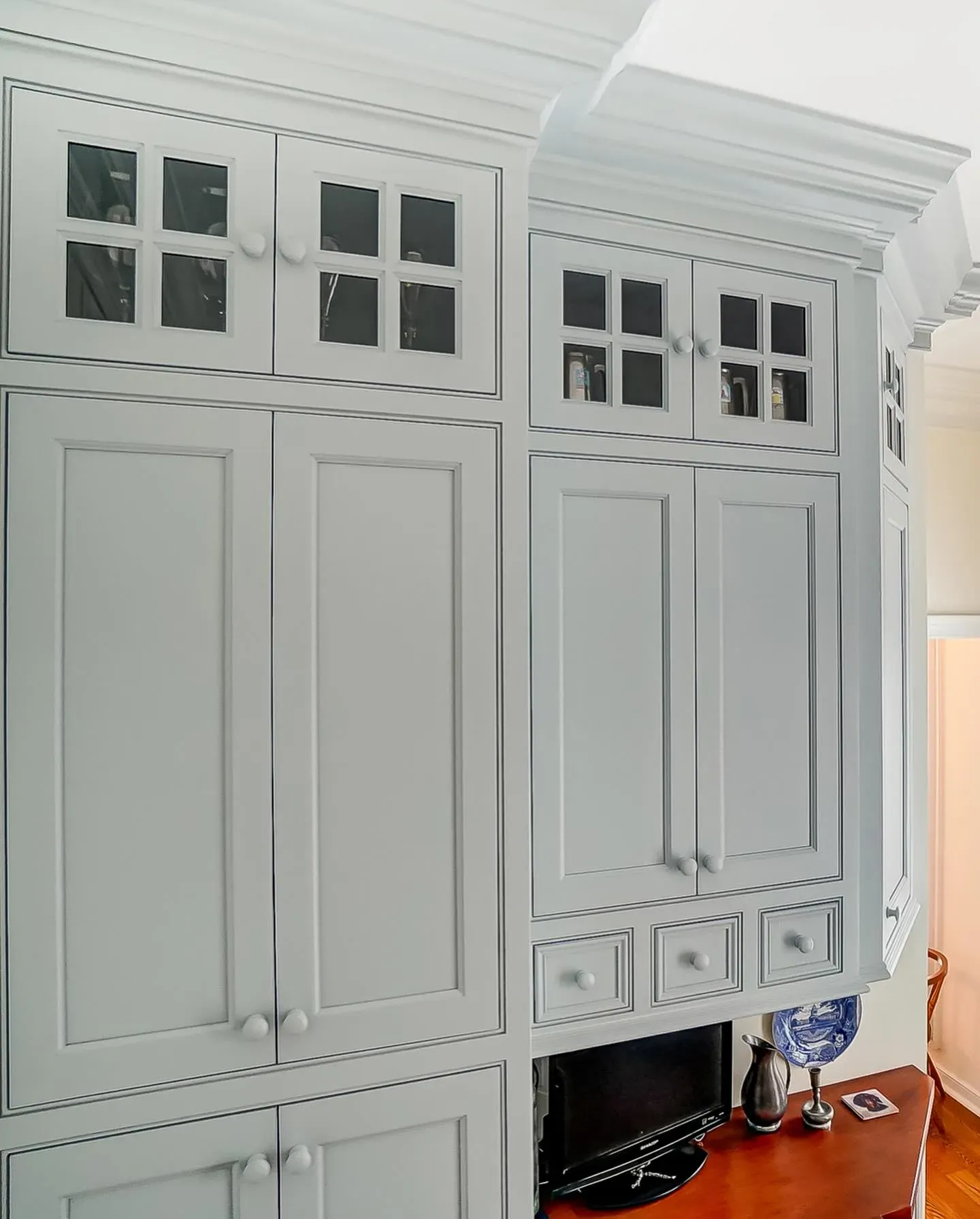 Benjamin Moore Wales Gray kitchen cabinets 