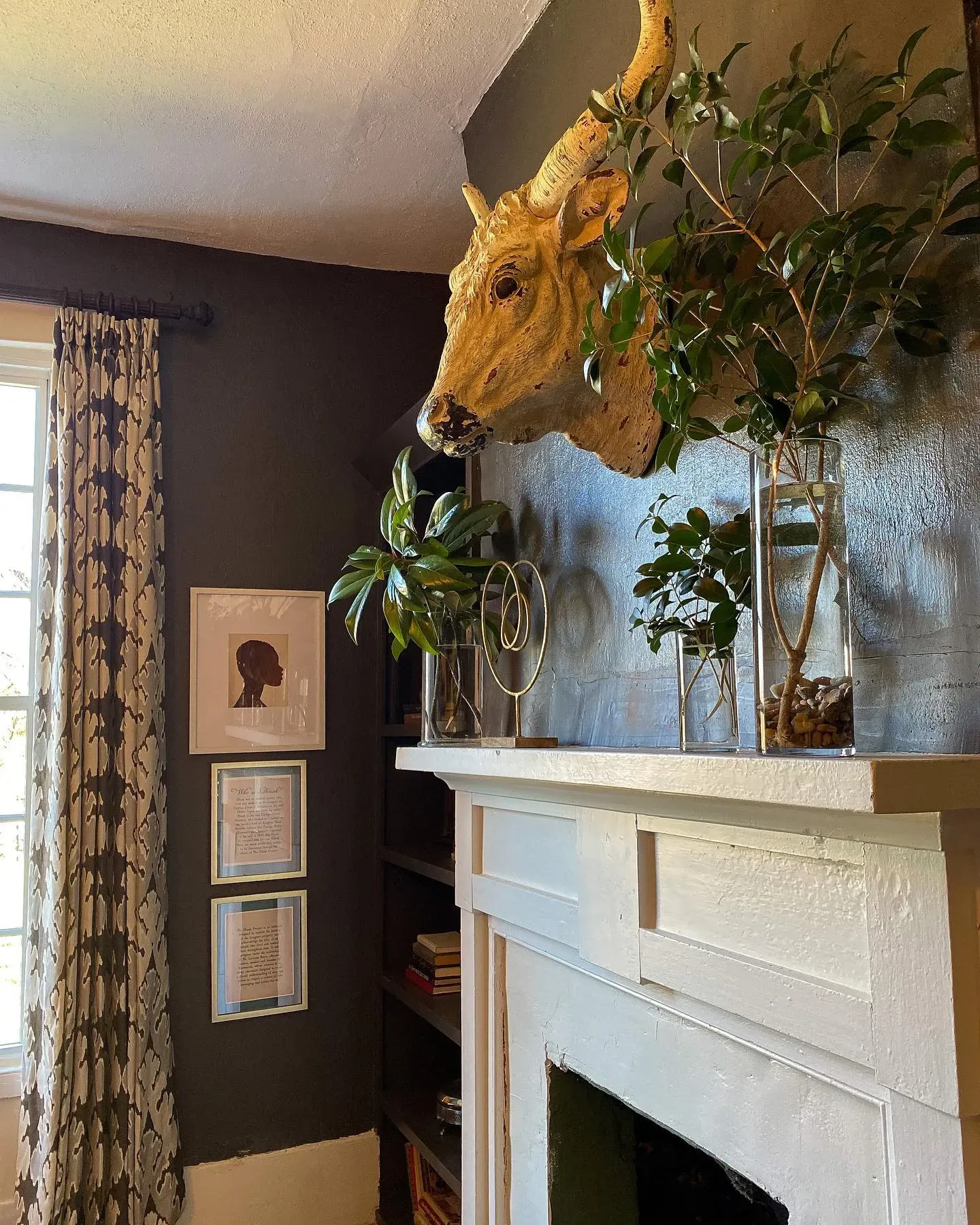 SW Black Fox living room interior