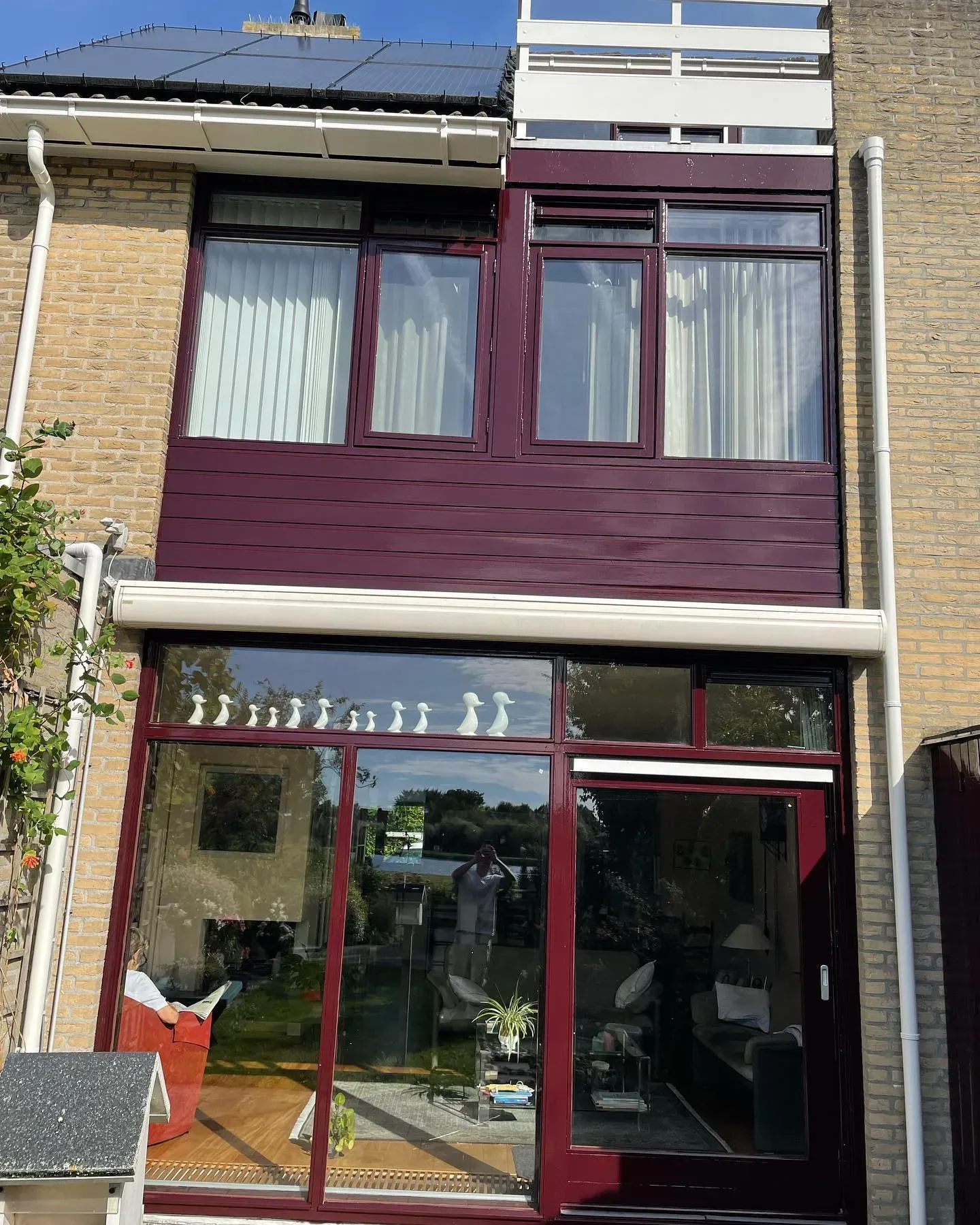 RAL 3007 exterior color