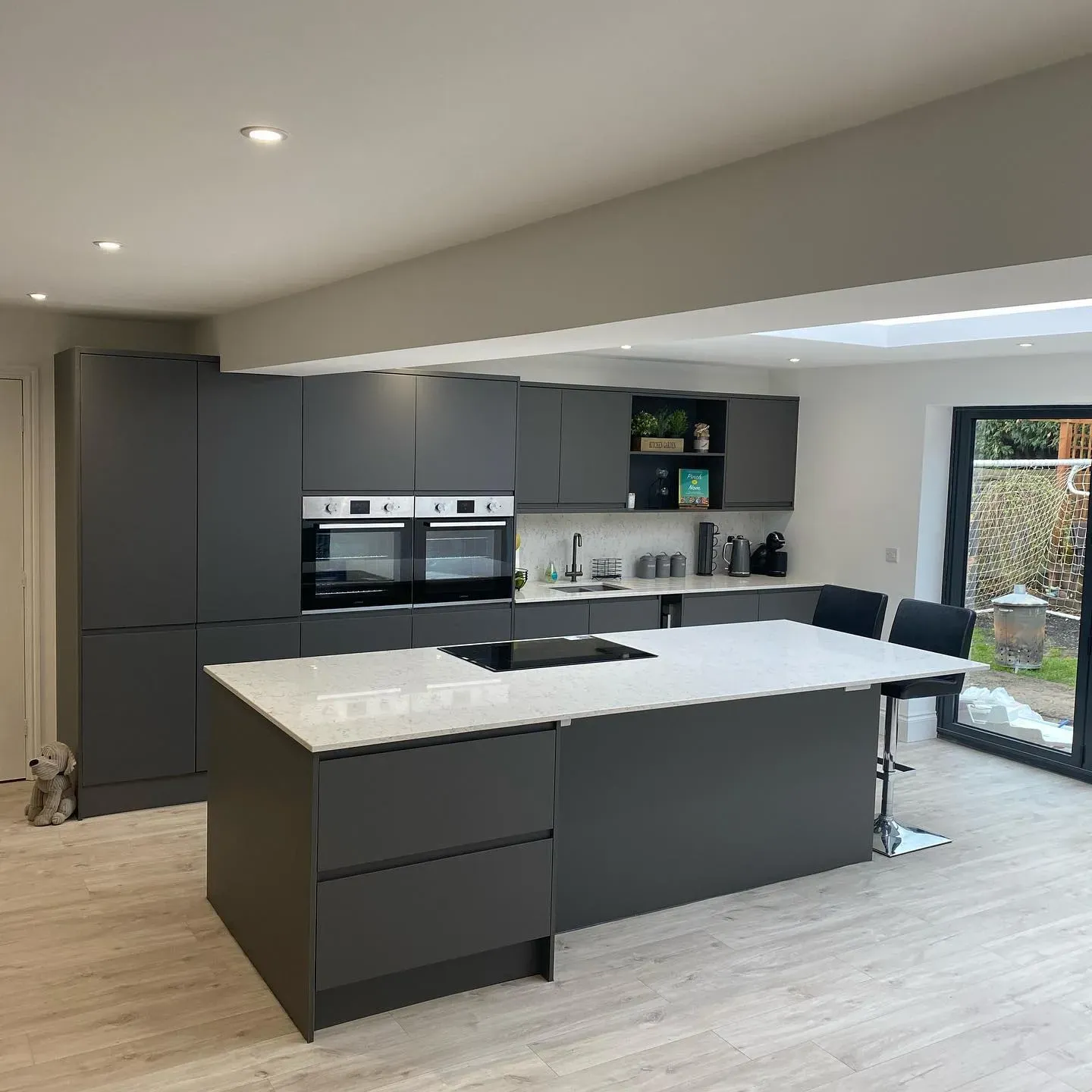 Dulux 90BG 11/016 kitchen cabinets color