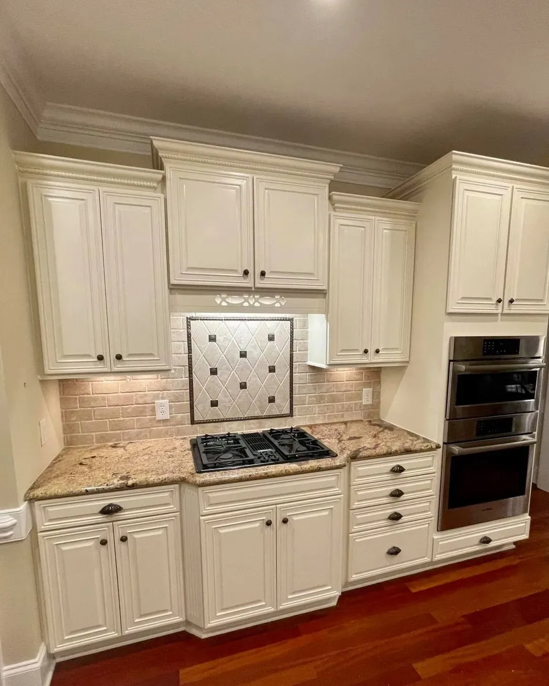 SW Casa Blanca kitchen cabinets paint