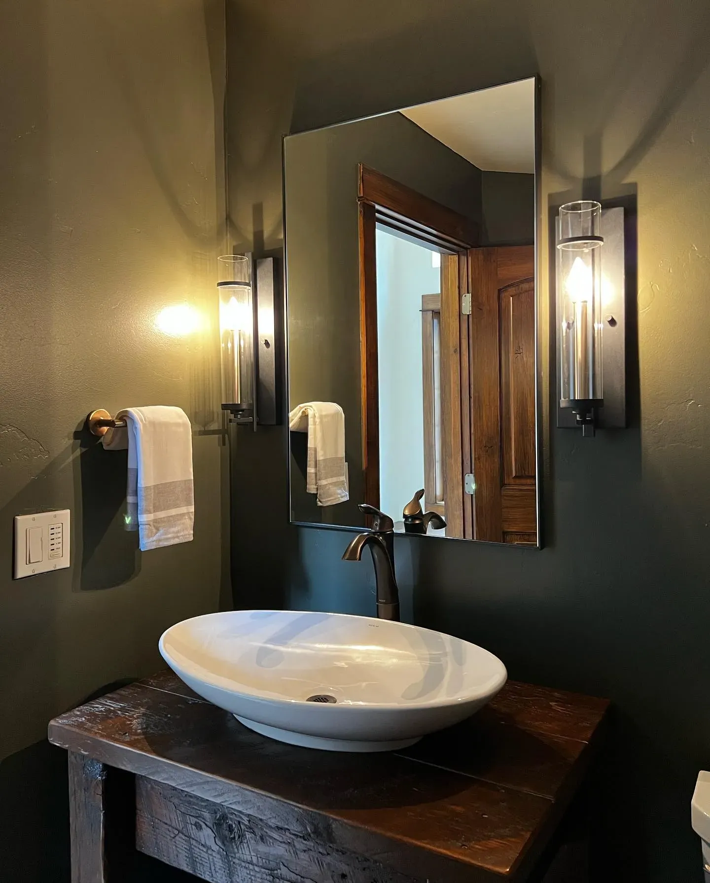 SW Cast Iron bathroom color review