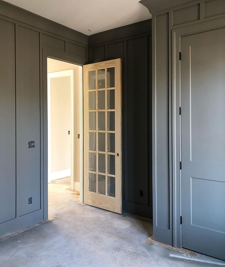 Gray walls interior with moldings Chelsea Gray