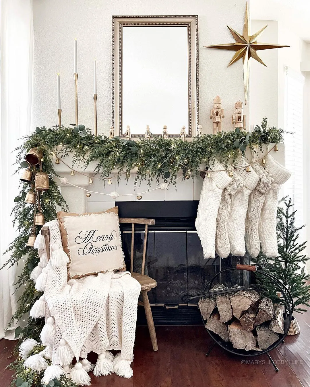 Christmas fireplace idea