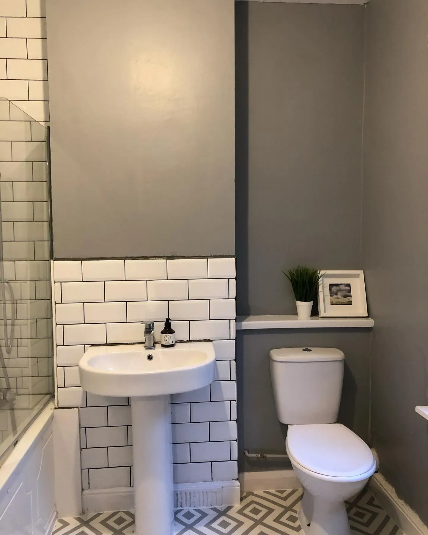 Dulux City Fog bathroom paint