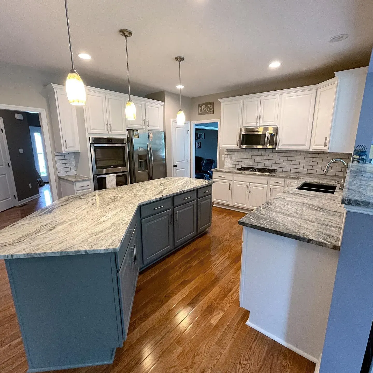 SW Cityscape kitchen cabinets color review