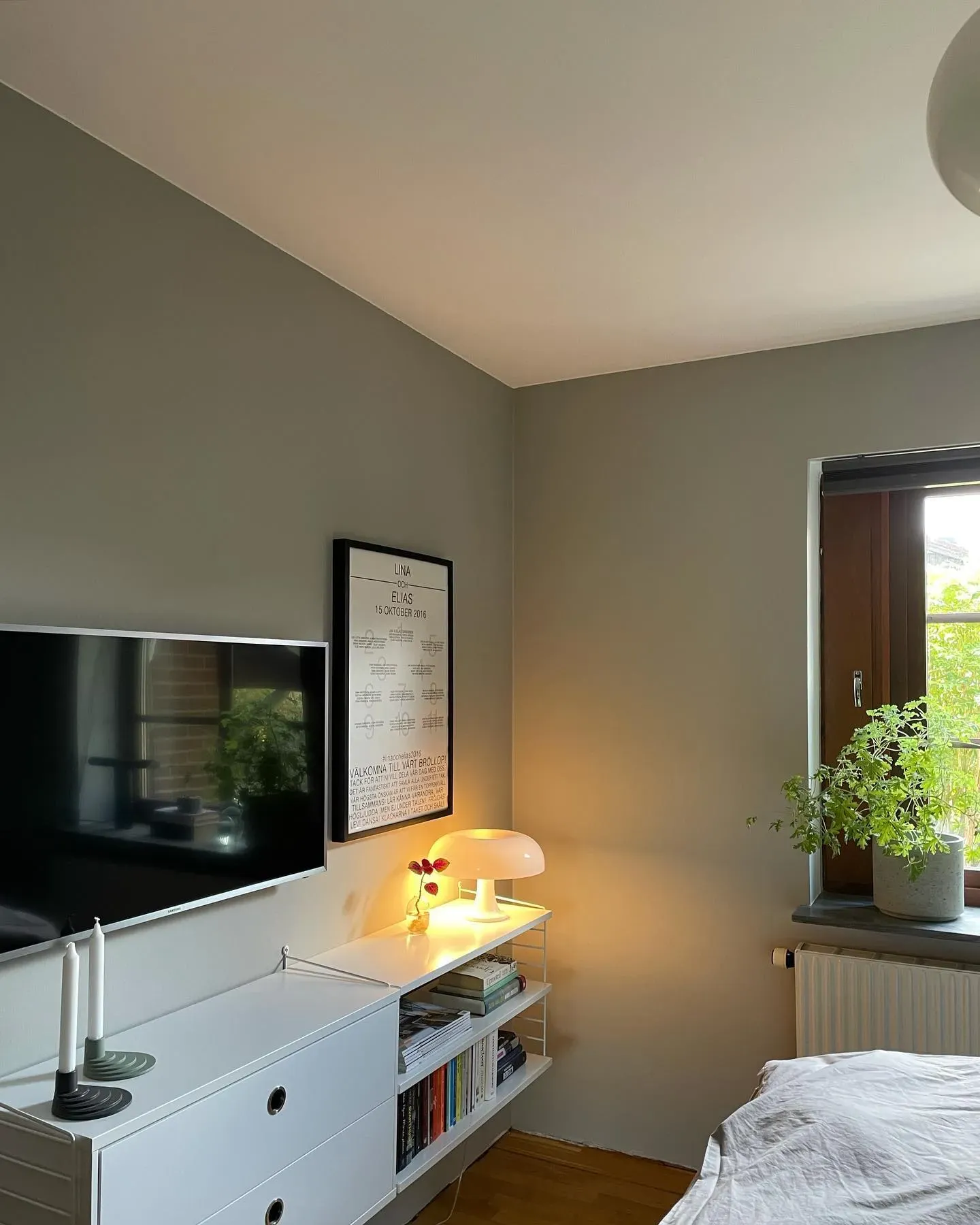 Jotun Comfort Grey scandinavian bedroom color