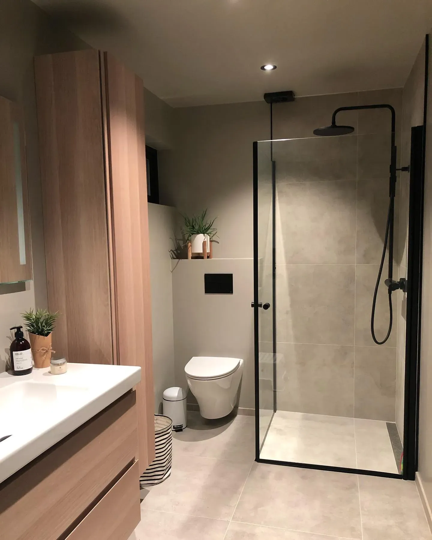 Jotun Comfort Grey scandinavian bathroom 