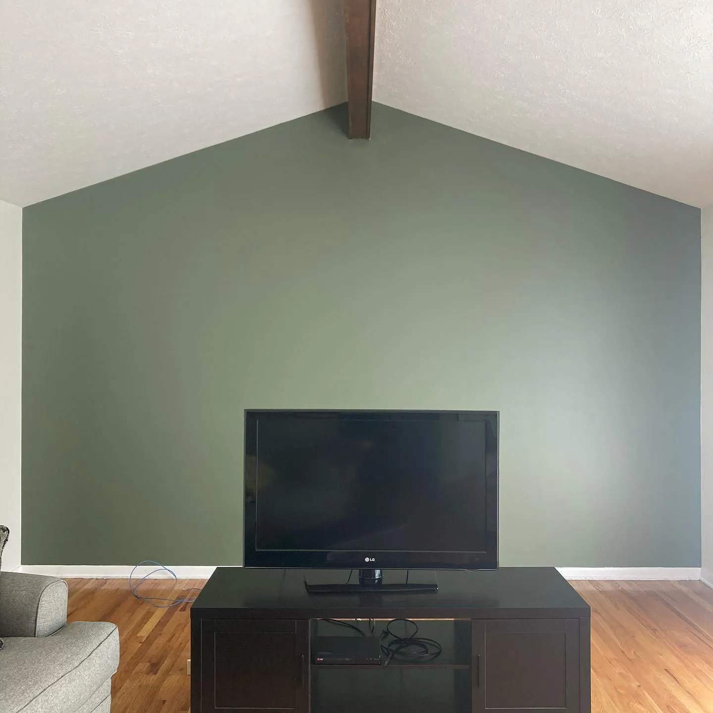 Green accent color interior with Behr Conifer Green
